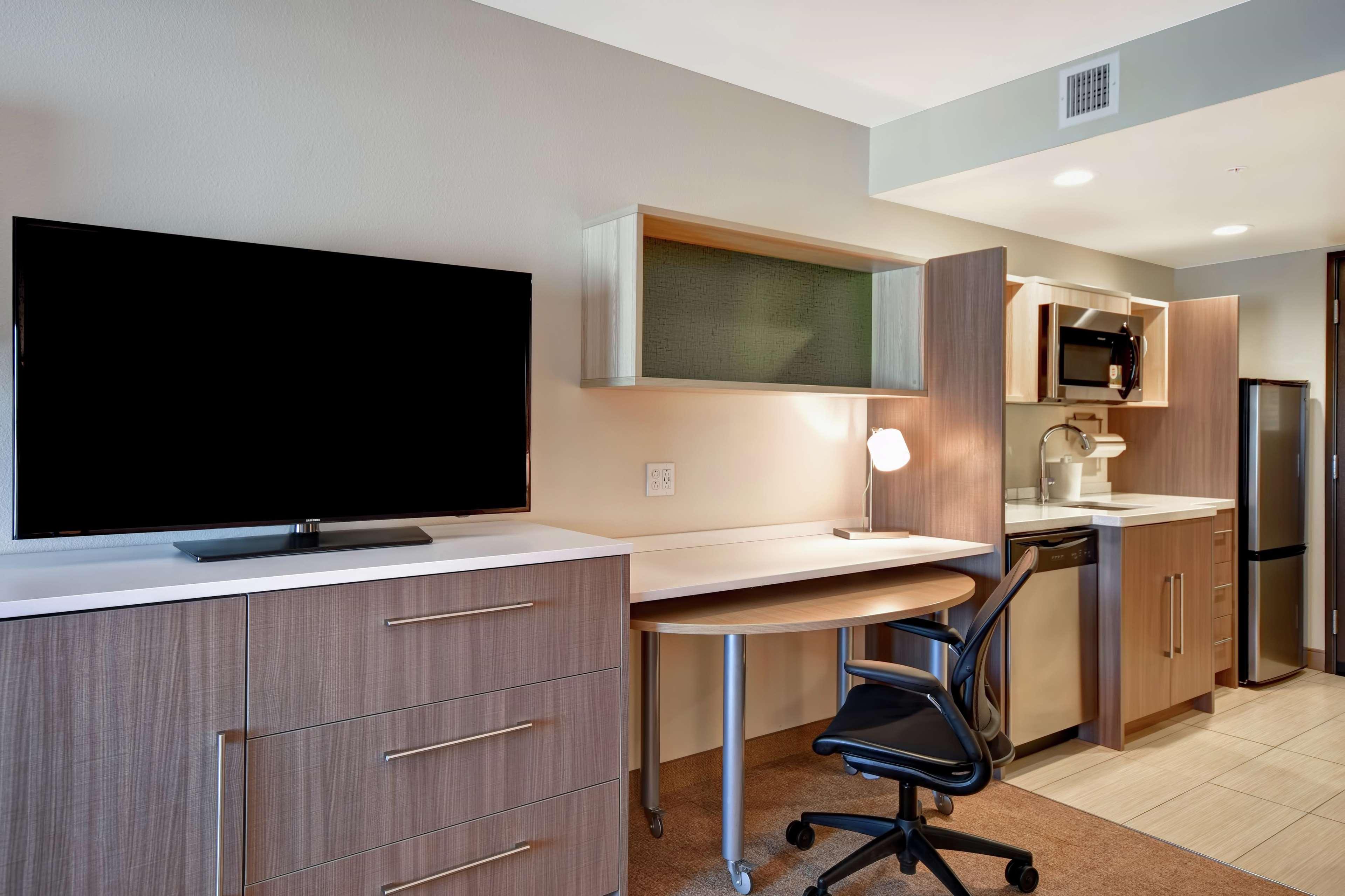 Home2 Suites By Hilton Victorville Exterior photo