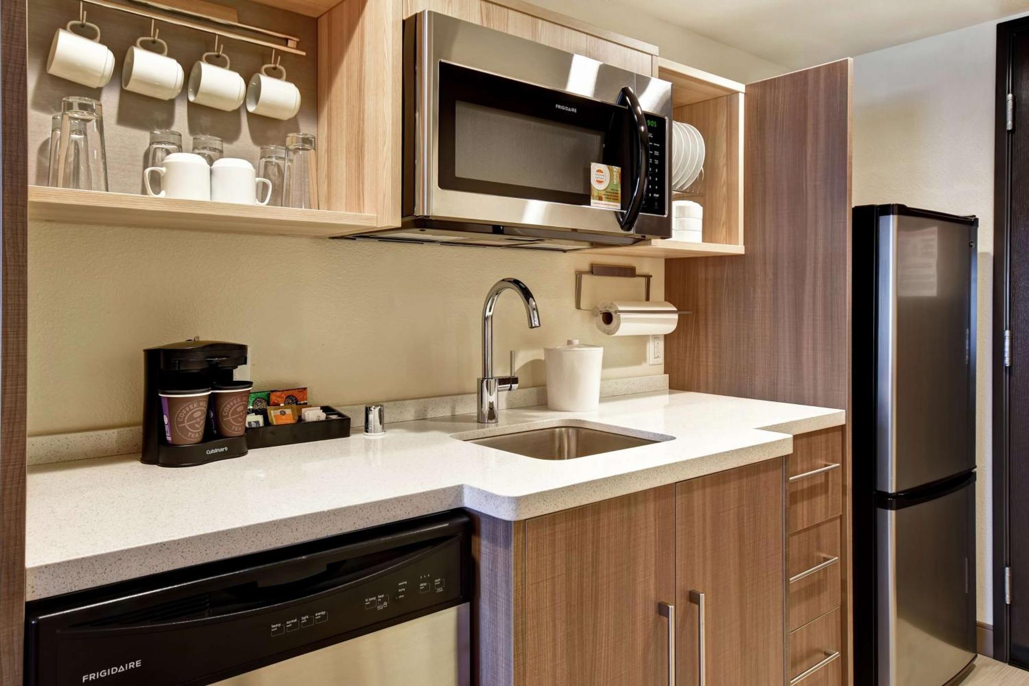 Home2 Suites By Hilton Victorville Exterior photo